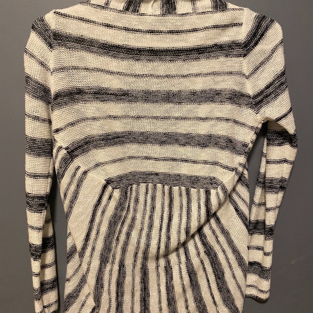 Cardigan - Picture 2 of 3